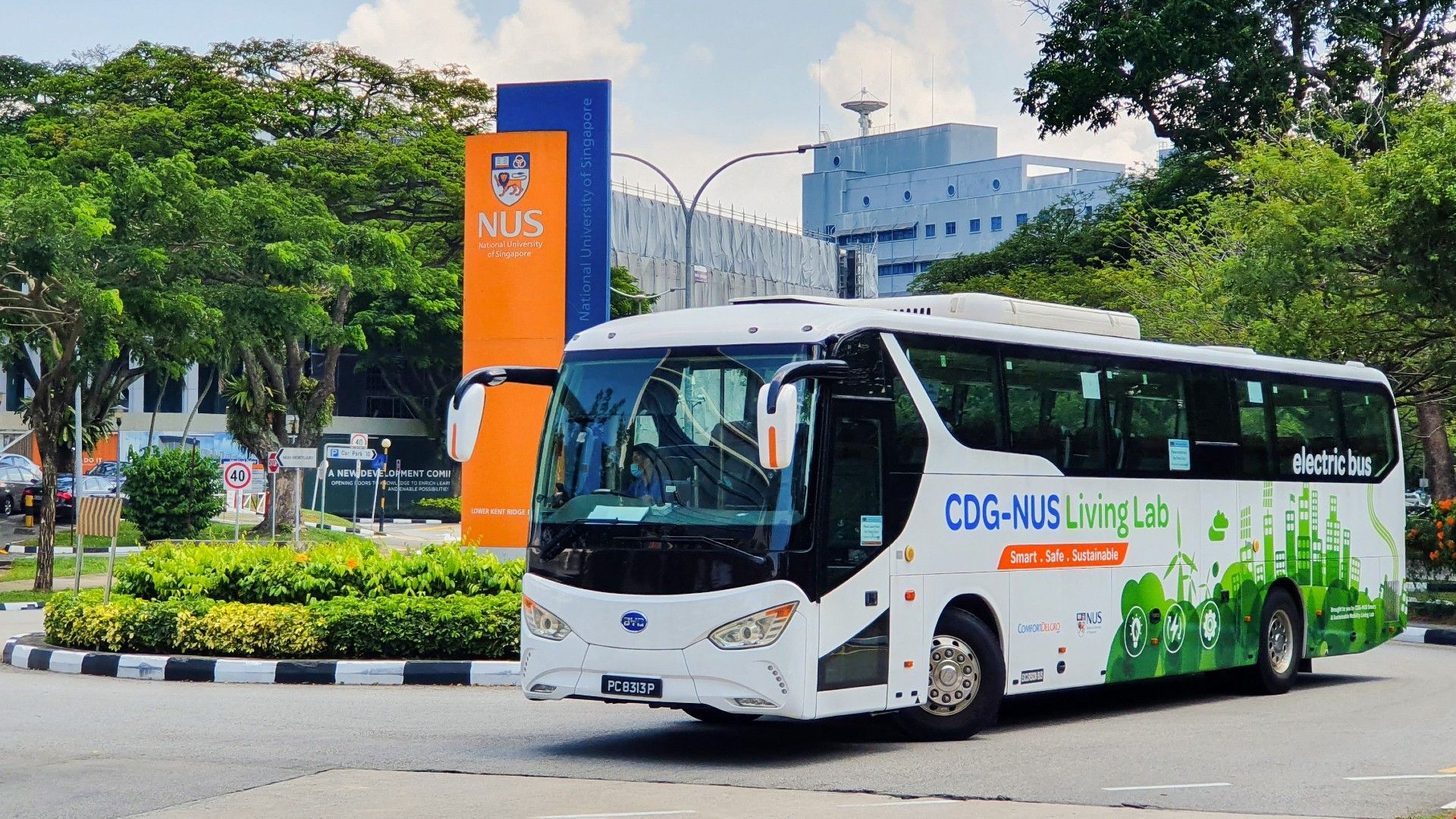 NUS大學校車.jpg