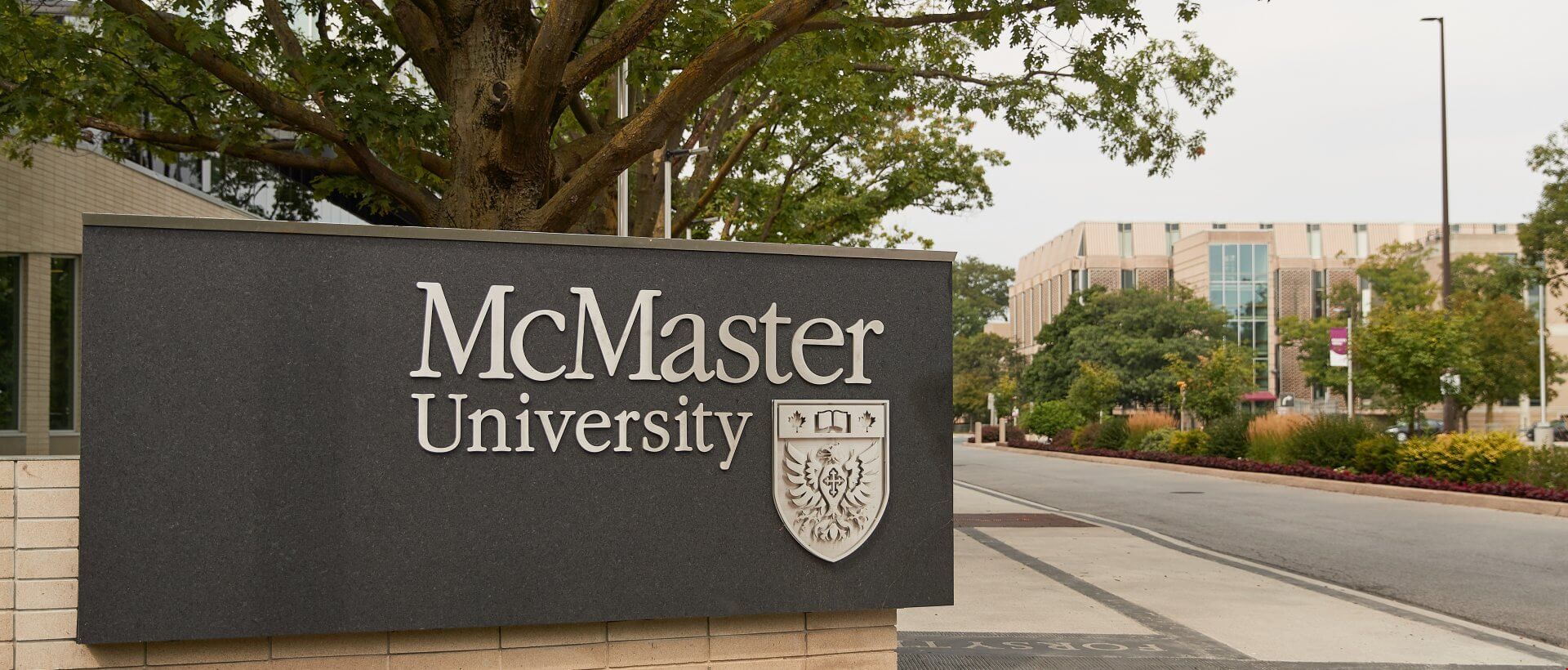 麥克馬斯特大學(xué)一年費(fèi)用.jpg 麥克馬斯特大學(xué)一年費(fèi)用.jpg
